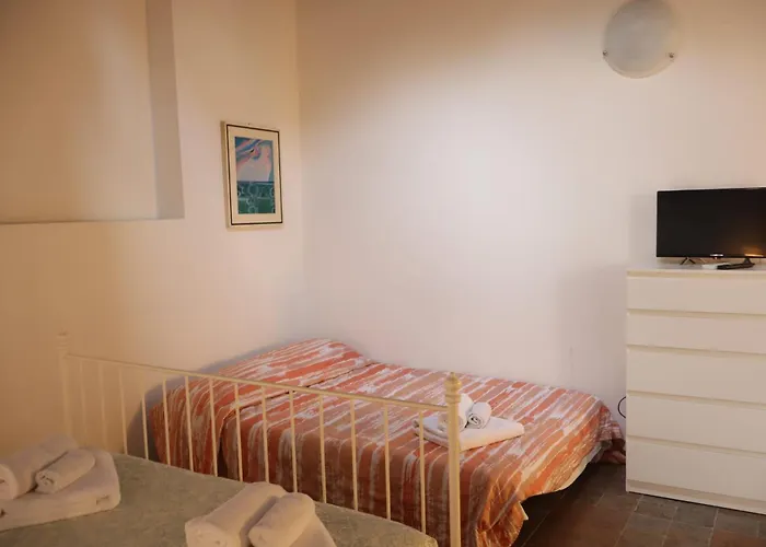 Loft Con Cortile פורלי