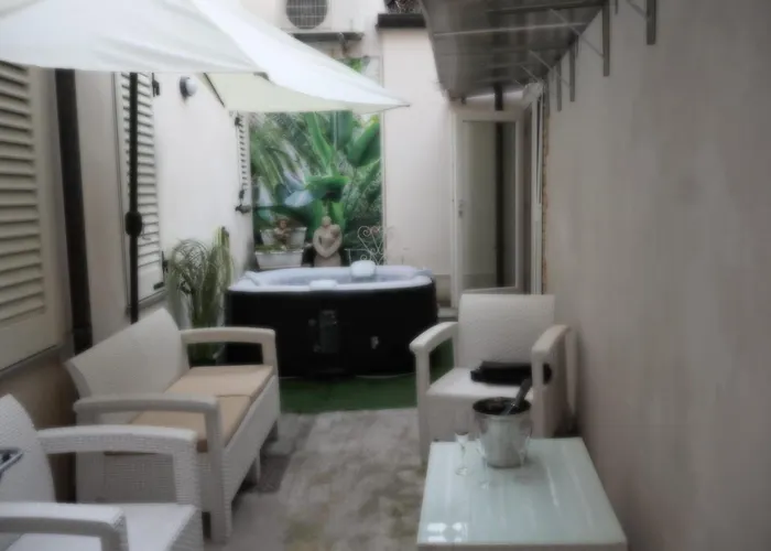 Loft Con Cortile Tatil Evi Forlì